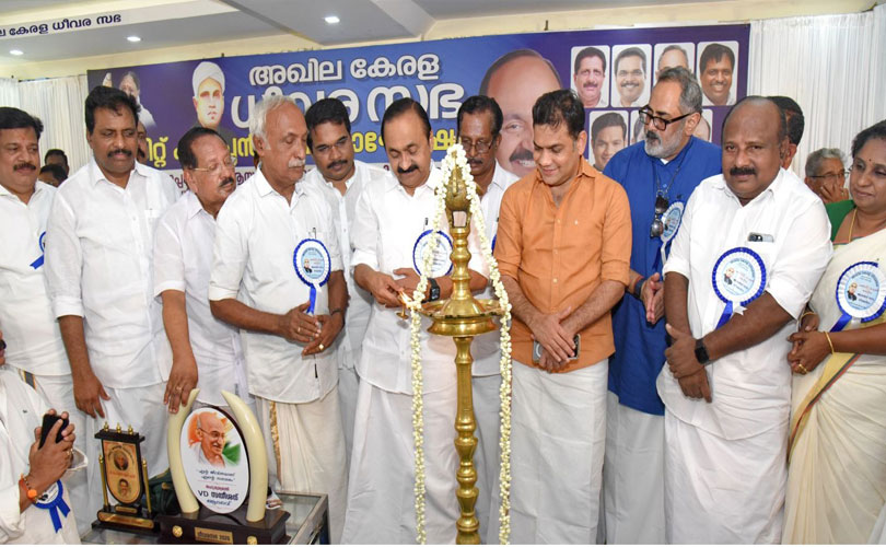 പണ്ഡിറ്റ് കറുപ്പന്‍ എല്ലാവരിലും ആവേശം ഉണര്‍ത്തിയ നേതാവ് : മുഖ്യമന്ത്രി വി.ഡി.സതീശന്‍